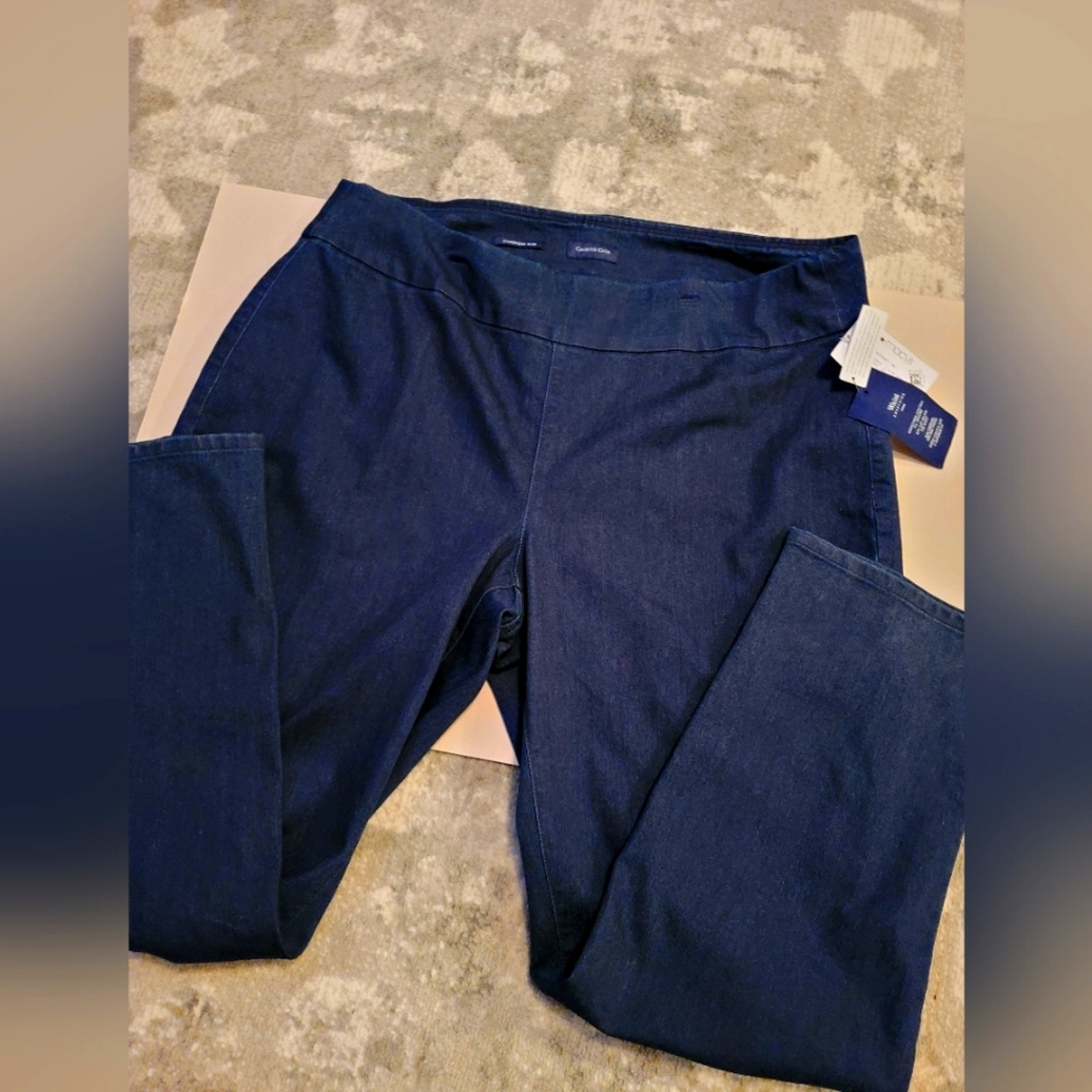 Macys NWT pull on jeans